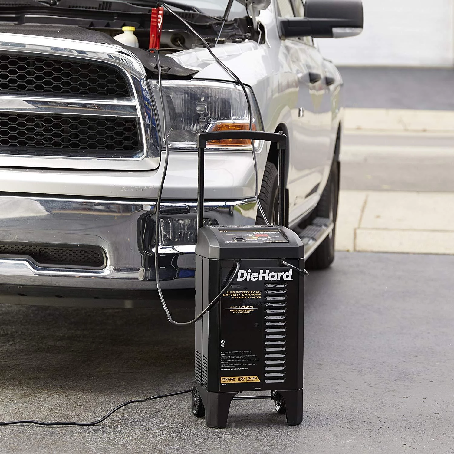 Schumacher Electric DieHard Gold 250A Wheeled Battery Charger & Engine Starter 8 Schumacher Electric DieHard Gold 250A Wheeled Battery Charger & Engine Starter - Image 8