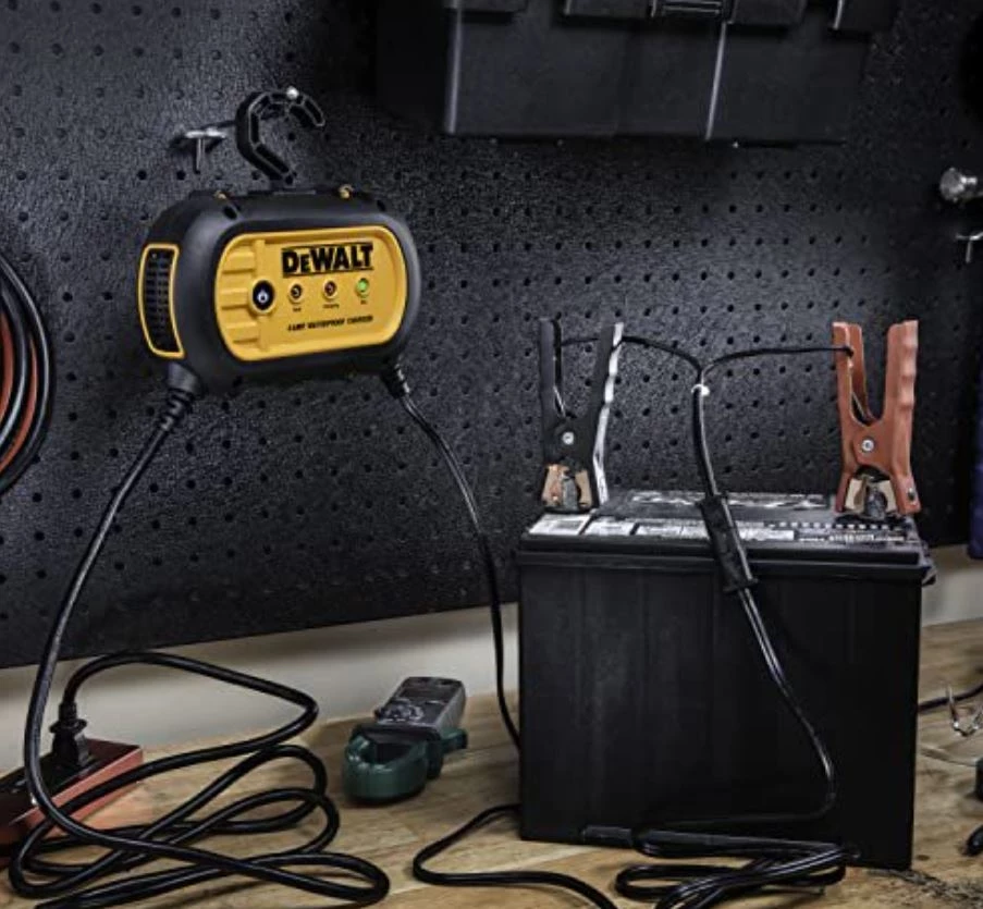 DeWalt 4 Amp Waterproof Portable Car Battery Charger 2 DeWalt 4 Amp Waterproof Portable Car Battery Charger - Image 2
