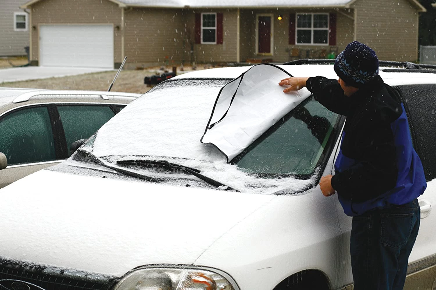 Hopkins SubZero ArticGuard Snow and Ice Universal Windshield Cover 5 Hopkins SubZero ArticGuard Snow and Ice Universal Windshield Cover - Image 5