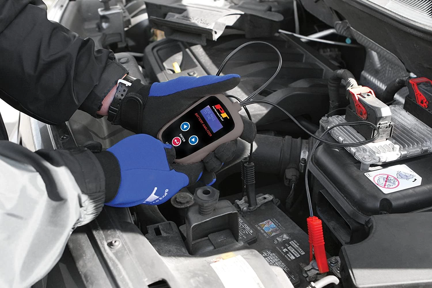 Performance Tool Digital 12 Volt Portable Battery Analyzer 2 Performance Tool Digital 12 Volt Portable Battery Analyzer - Image 2